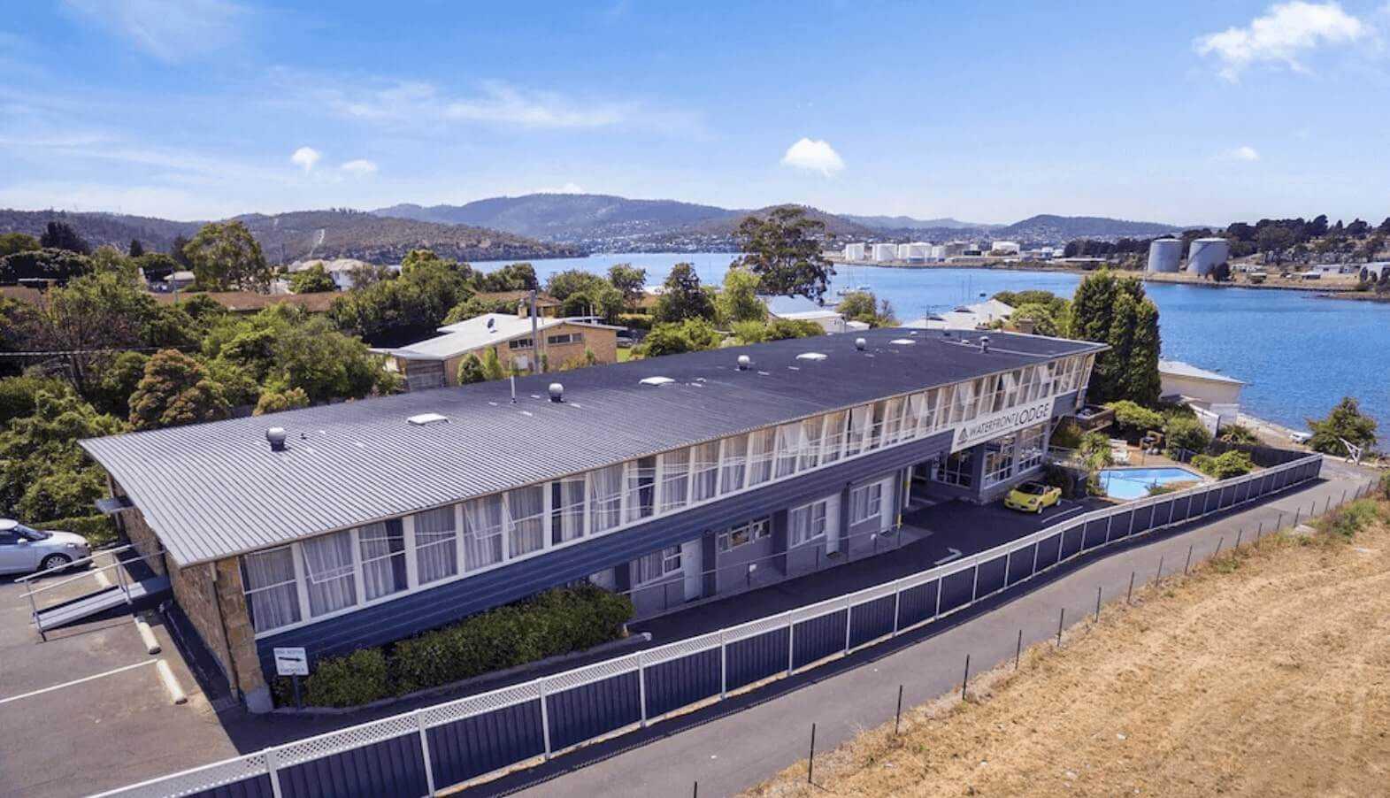 Waterfront Lodge Motel